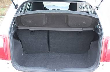 Хетчбек Toyota Auris 2011 в 