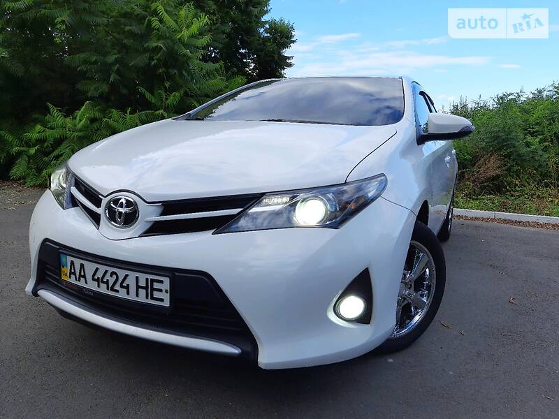 Хетчбек Toyota Auris 2013 в Києві фото 16 Хетчбек Toyota Auris 2013 в Києві