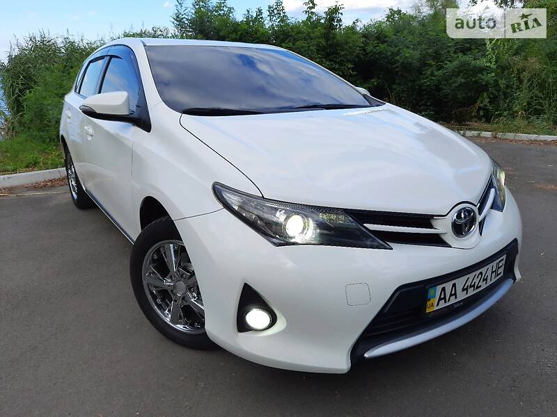 Хетчбек Toyota Auris 2013 в Києві фото 21 Хетчбек Toyota Auris 2013 в Києві