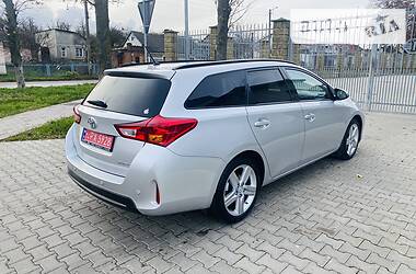 Универсал Toyota Auris 2015 в Здолбунове