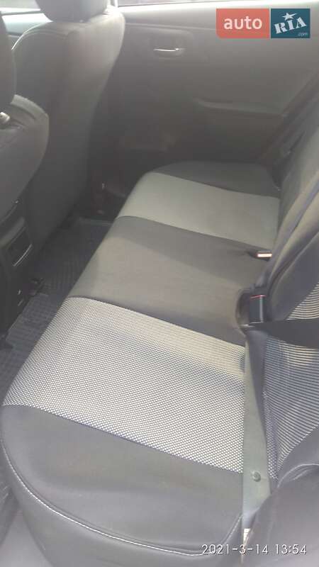 Універсал Toyota Auris 2014 в Івано-Франківську