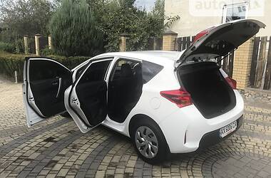 Хэтчбек Toyota Auris 2013 в Харькове