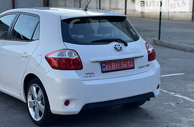 Хэтчбек Toyota Auris 2012 в Киеве