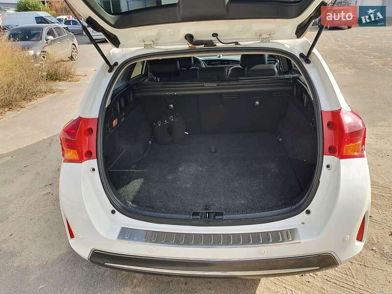 Універсал Toyota Auris 2014 в Харкові