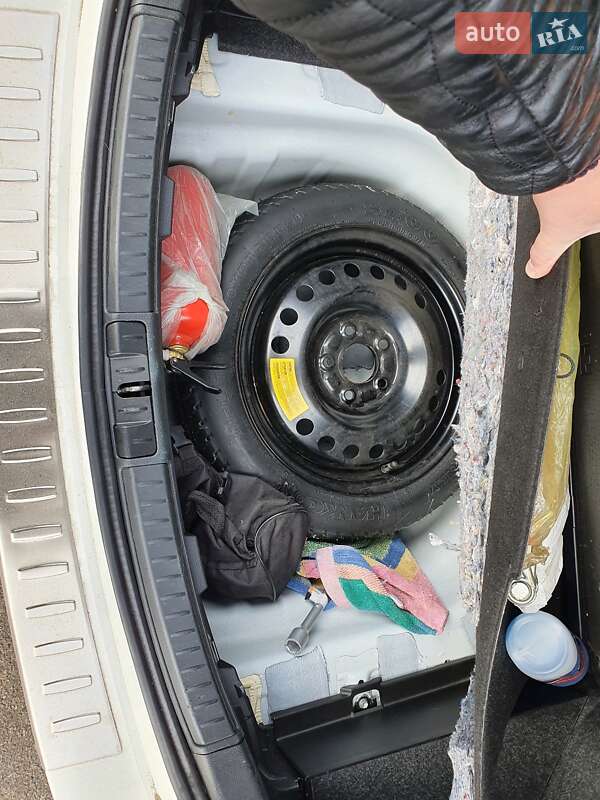 Універсал Toyota Auris 2014 в Харкові