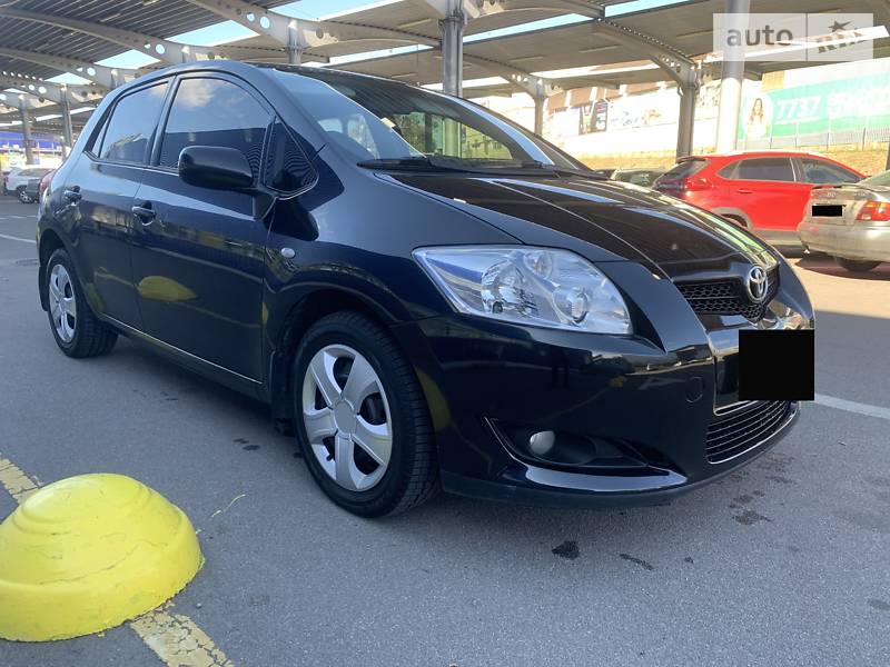 Хэтчбек Toyota Auris 2008 в Виннице