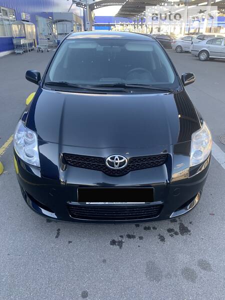 Хэтчбек Toyota Auris 2008 в Виннице