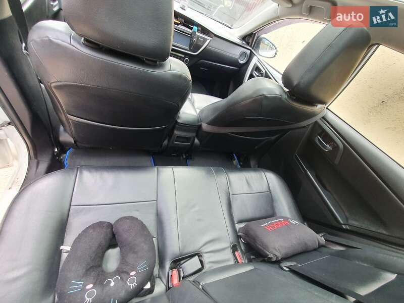 Універсал Toyota Auris 2014 в Харкові