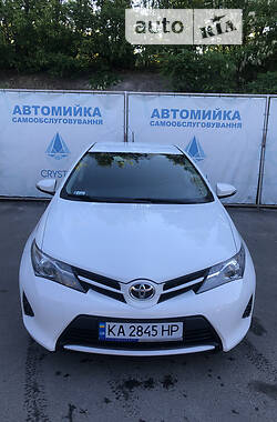 Toyota Auris 2015