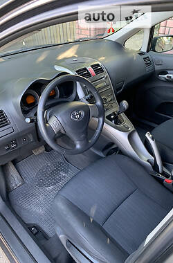 Хэтчбек Toyota Auris 2008 в Черновцах