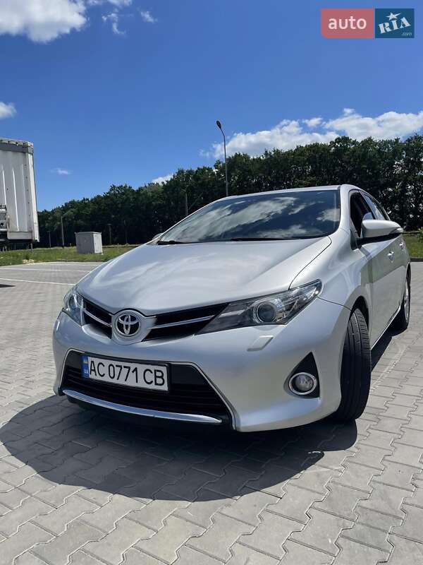 Toyota Auris 2012