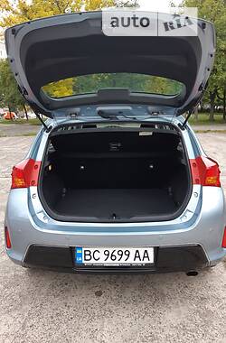 Хэтчбек Toyota Auris 2013 в Новояворовске