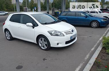 Хэтчбек Toyota Auris 2011 в Сумах