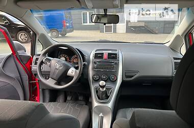 Хэтчбек Toyota Auris 2010 в Нововолынске