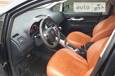 Хэтчбек Toyota Auris 2012 в Черкассах