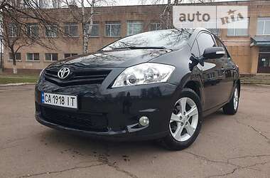 Хэтчбек Toyota Auris 2012 в Черкассах