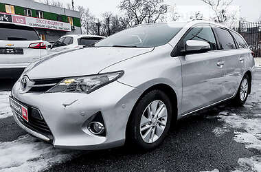 Универсал Toyota Auris 2013 в Киеве
