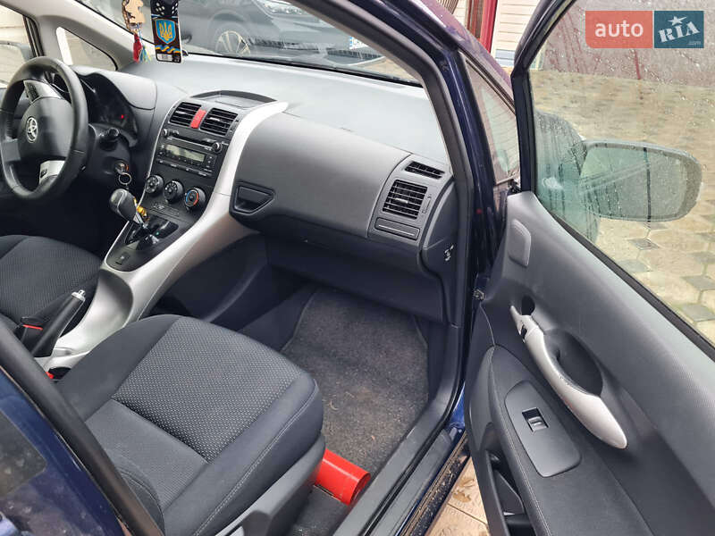 Хэтчбек Toyota Auris 2011 в Умани фото 2 Хэтчбек Toyota Auris 2011 в Умани