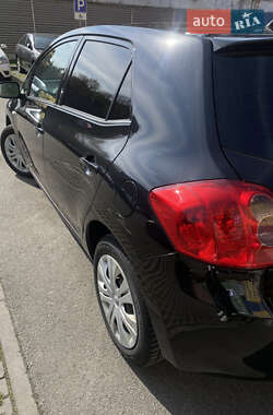 Хэтчбек Toyota Auris 2007 в 