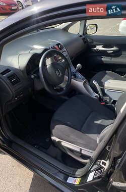 Хэтчбек Toyota Auris 2007 в 