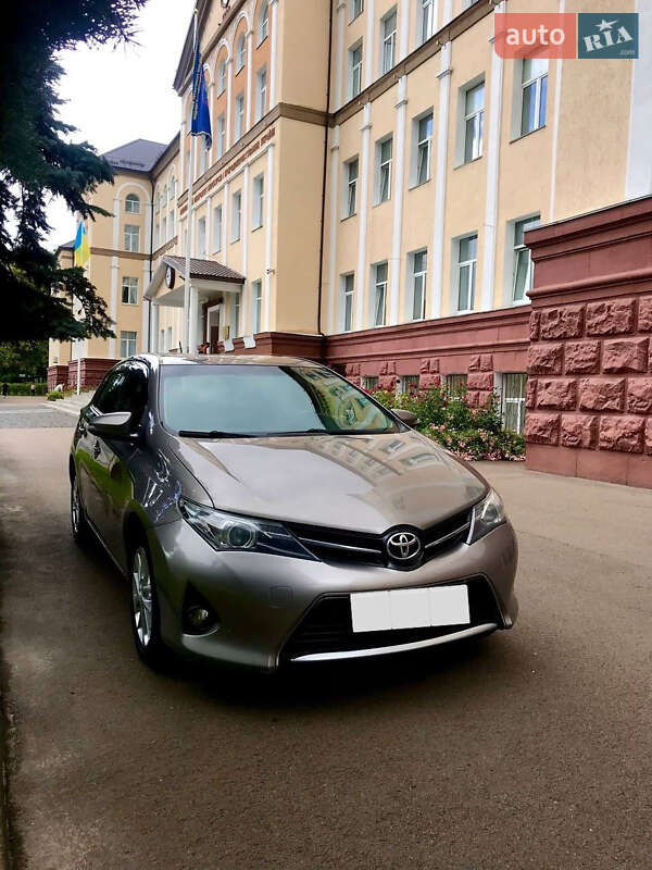 Toyota Auris 2013