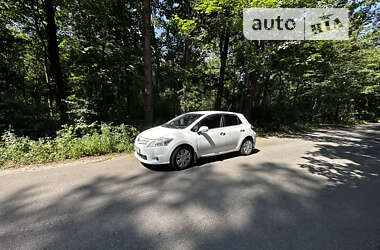 Хетчбек Toyota Auris 2010 в Києві