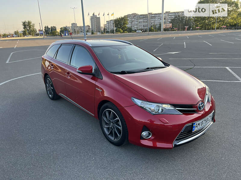 Toyota on sale auris phev