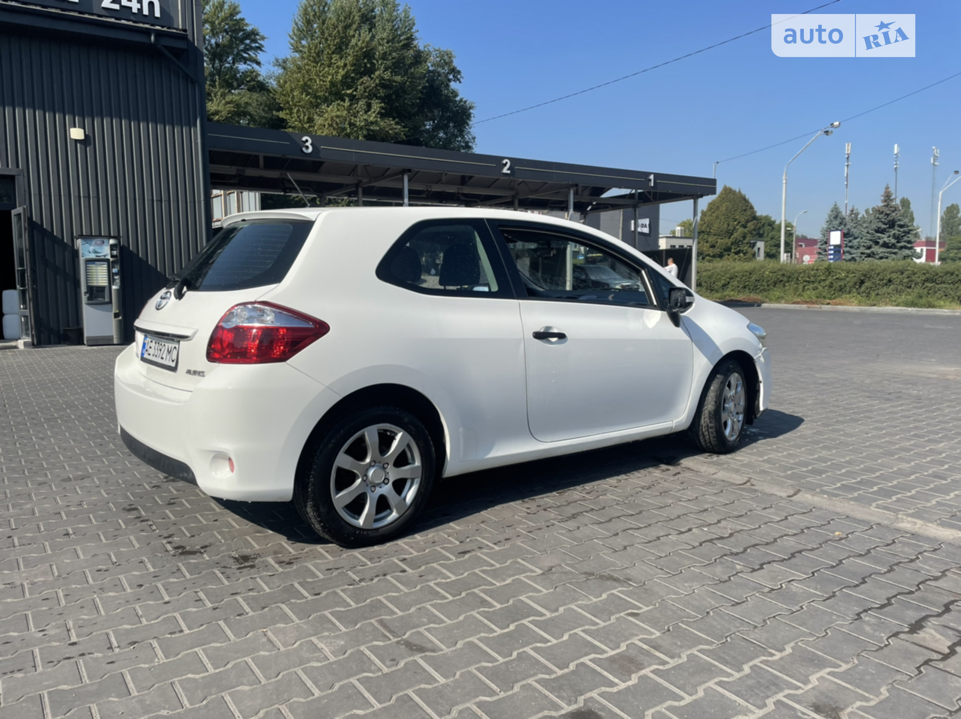 2010 Toyota Auris - мініатюра 9