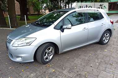 Хетчбек Toyota Auris 2011 в Ківерцях