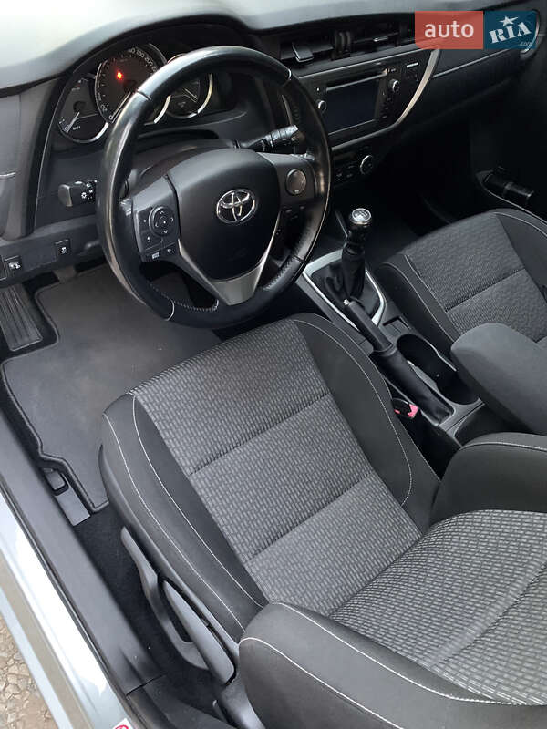 Універсал Toyota Auris 2014 в Богородчанах