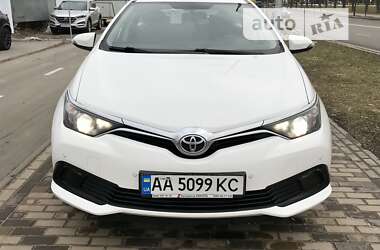 Toyota Auris 2015