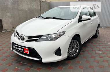 Хетчбек Toyota Auris 2013 в Запоріжжі