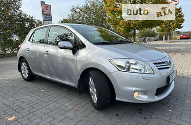 Хэтчбек Toyota Auris 2012 в Виннице