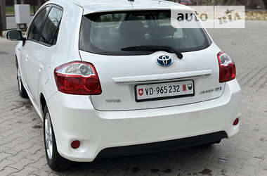 Хэтчбек Toyota Auris 2011 в Могилев-Подольске