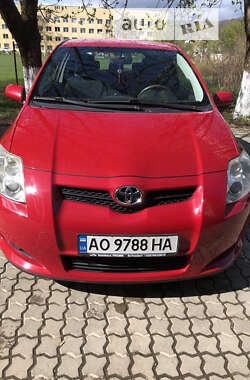 Хэтчбек Toyota Auris 2009 в Сваляве