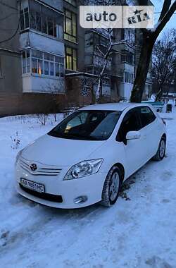 Хэтчбек Toyota Auris 2012 в Хмельницком