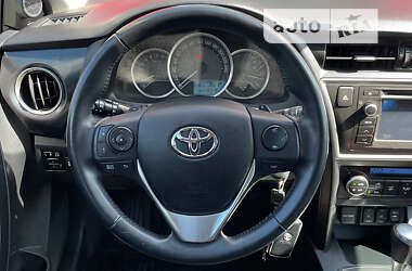 Хетчбек Toyota Auris 2013 в Запоріжжі