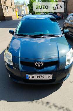 Хэтчбек Toyota Auris 2008 в Киеве