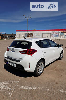 Хэтчбек Toyota Auris 2015 в Чернигове