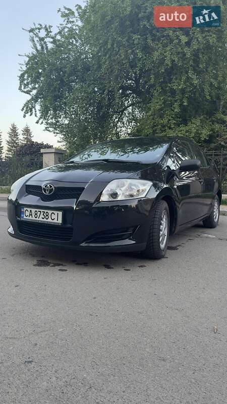 Хетчбек Toyota Auris 2009 в Умані