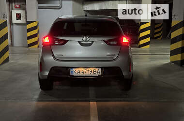 Хэтчбек Toyota Auris 2013 в Киеве