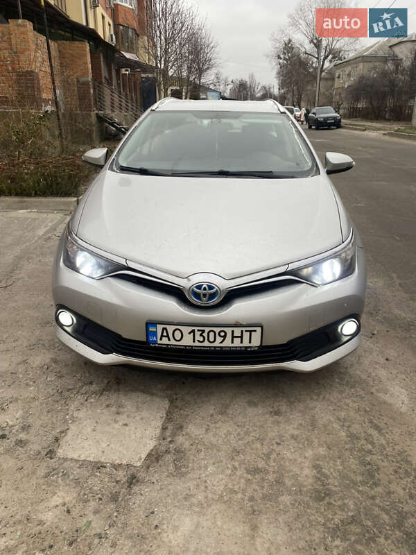 Toyota Auris 2016