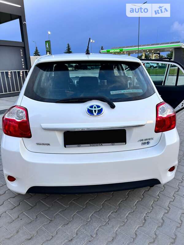 Хэтчбек Toyota Auris 2010 в Буске фото 5 Хэтчбек Toyota Auris 2010 в Буске