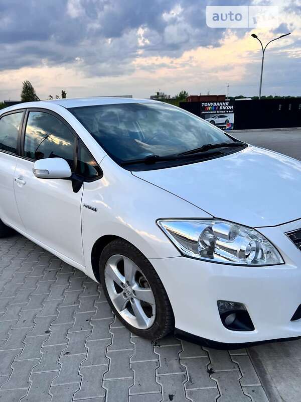 Хэтчбек Toyota Auris 2010 в Буске фото 2 Хэтчбек Toyota Auris 2010 в Буске