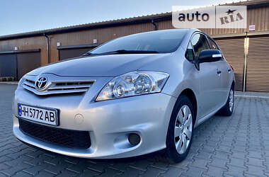 Toyota Auris 2011