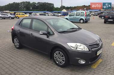 Toyota Auris 2011