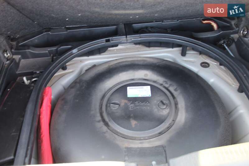 Хэтчбек Toyota Auris 2008 в Днепре