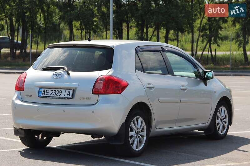 Хэтчбек Toyota Auris 2008 в Днепре