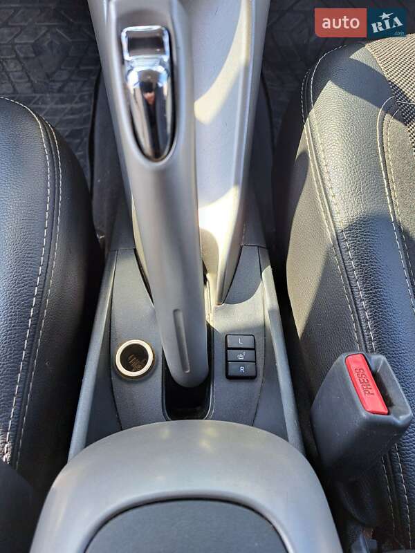 Хэтчбек Toyota Auris 2008 в Днепре