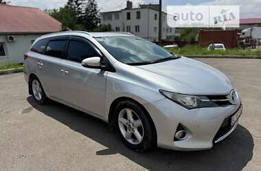 Універсал Toyota Auris 2013 в Львові